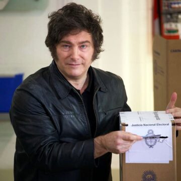 Хавьер Милей призвал губернаторов к совместному обсуждению новых соглашений Хавьер Милей призвал губернаторов к совместному обсуждению новых соглашений
