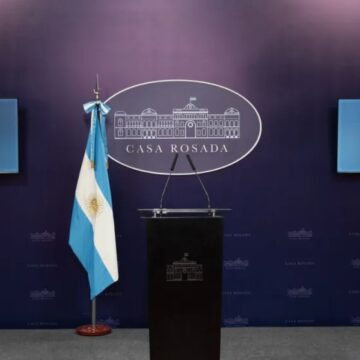 Правительство упраздняет Секретариат по СМИ и передаёт его функции под руководством Мануэля Адорни