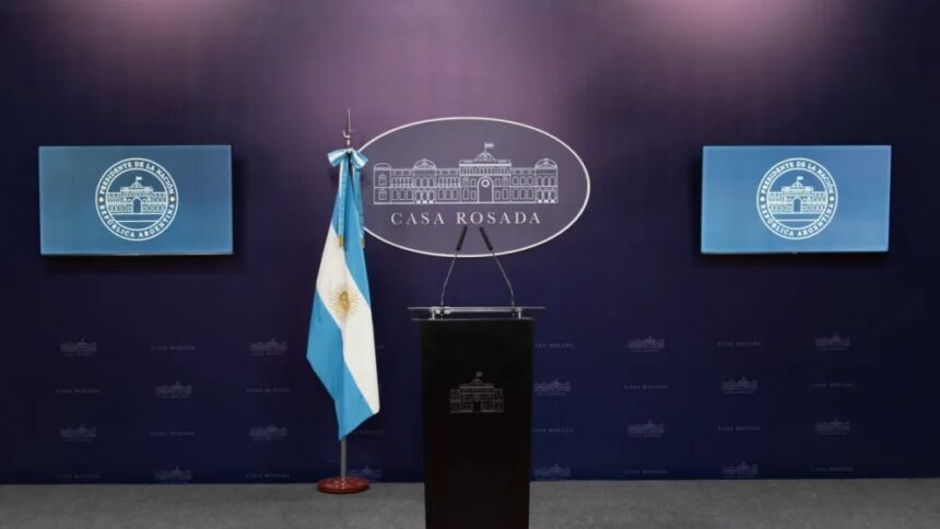 Правительство упраздняет Секретариат по СМИ и передаёт его функции под руководством Мануэля Адорни