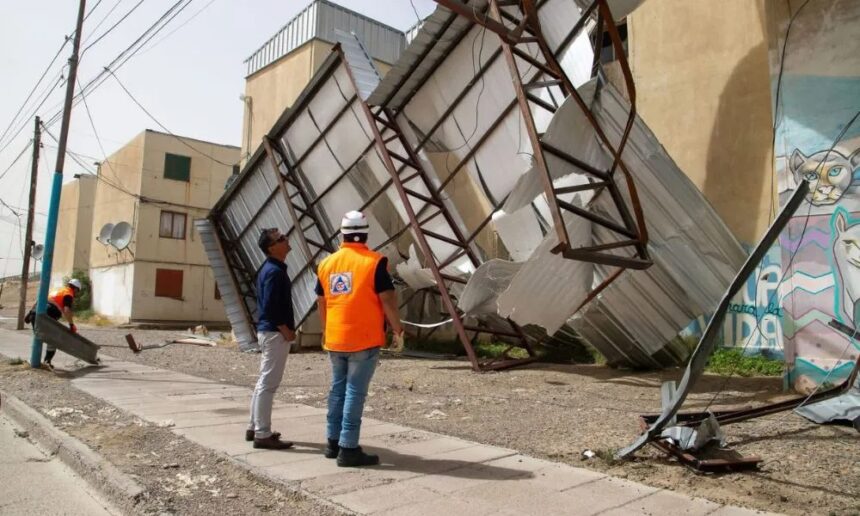 Экстремальна погода в Патагонии: порывы ветра до 150 км/ч отключения света, воды и перекрытые дороги