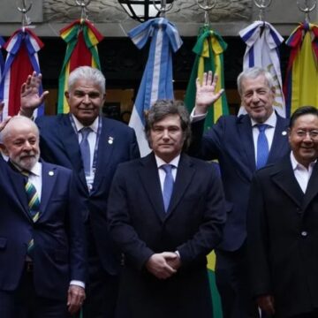 Cumbre del Mercosur favorezcan el intercambio con la UE (Foto NA) Саммит МЕРКОСУР 2025