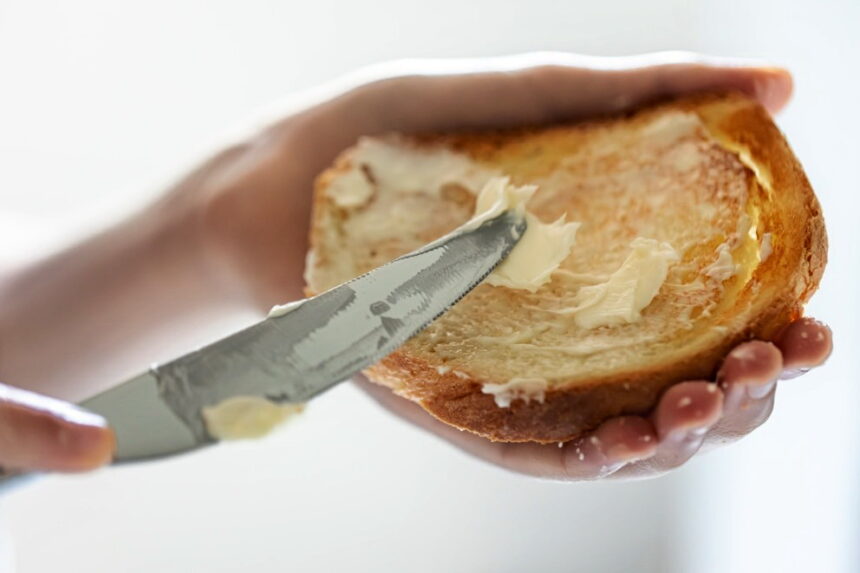 Намазки: что в них на самом деле и какие самые полезные, по мнению диетологов