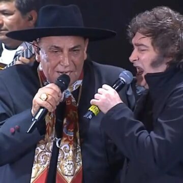 Chaqueño Palavecino исключён из Национальной Ассоциации корней креольской культуры за песьню с Хавьером Милеем на фестивале Хесус-Мария