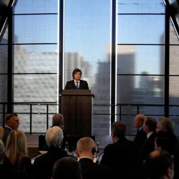 Хавьер Милей открыл Argentina Week 2026 в Нью-Йорке и вновь подверг критике отдельных предпринимателей