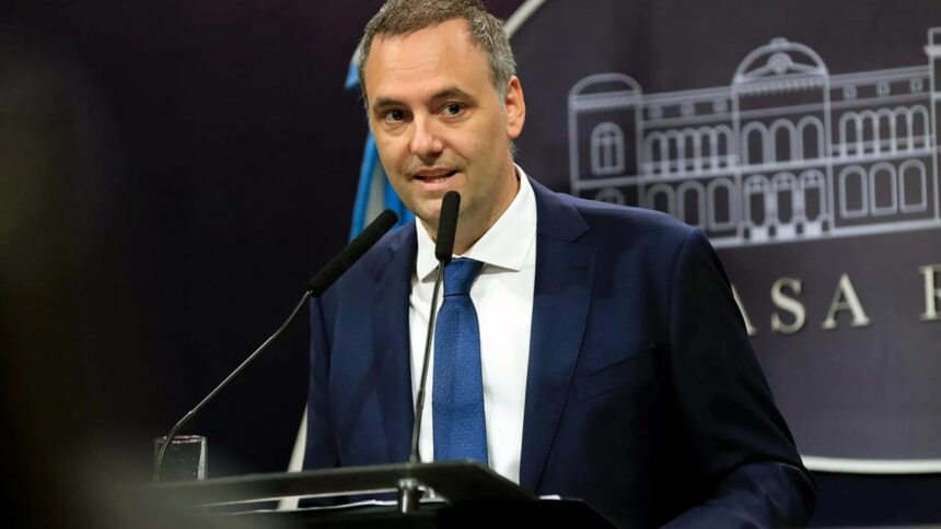 Адорни объявил о пакете реформ Адорни объявил о перевооружении армии и масштабном пакете реформ