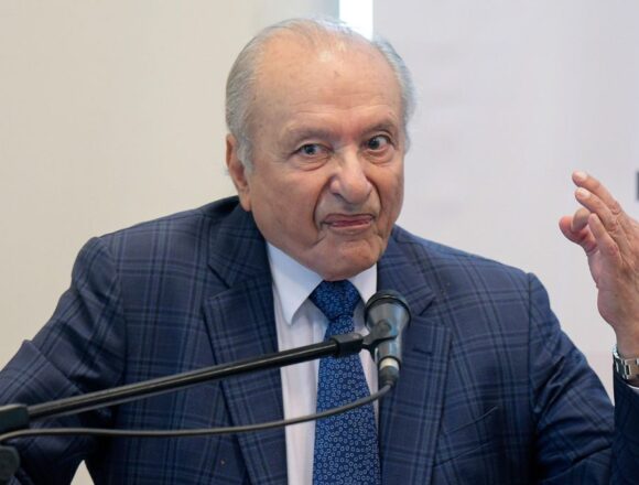 Эдуардо Менем будет получать пенсию 41 миллион песо в месяц, после вынесения решения суда