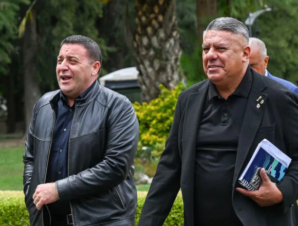 Отстранили судью, который должен был вынести решение по ордеру на арест Тапии и Товигиньо