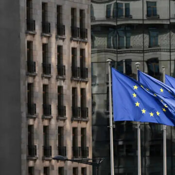 Евросоюз утвердил кредит Украине на 90 миллиардов евро и 20-й пакет санкций против России