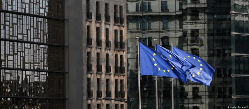 Евросоюз утвердил кредит Украине на 90 миллиардов евро и 20-й пакет санкций против России