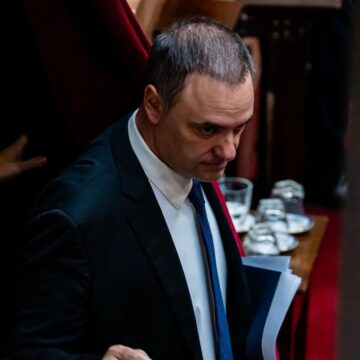 Суд рассматривает необходимость вызов Мануэля Адорни на допрос Суд рассматривает необходимость вызов Мануэля Адорни на допрос