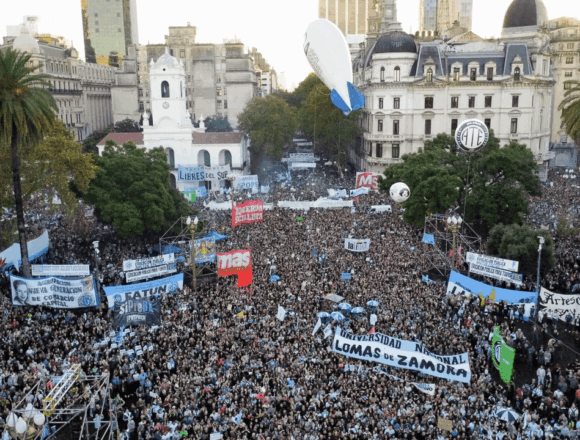 Многотысячный марш университетов: правительство Милеи не отступает